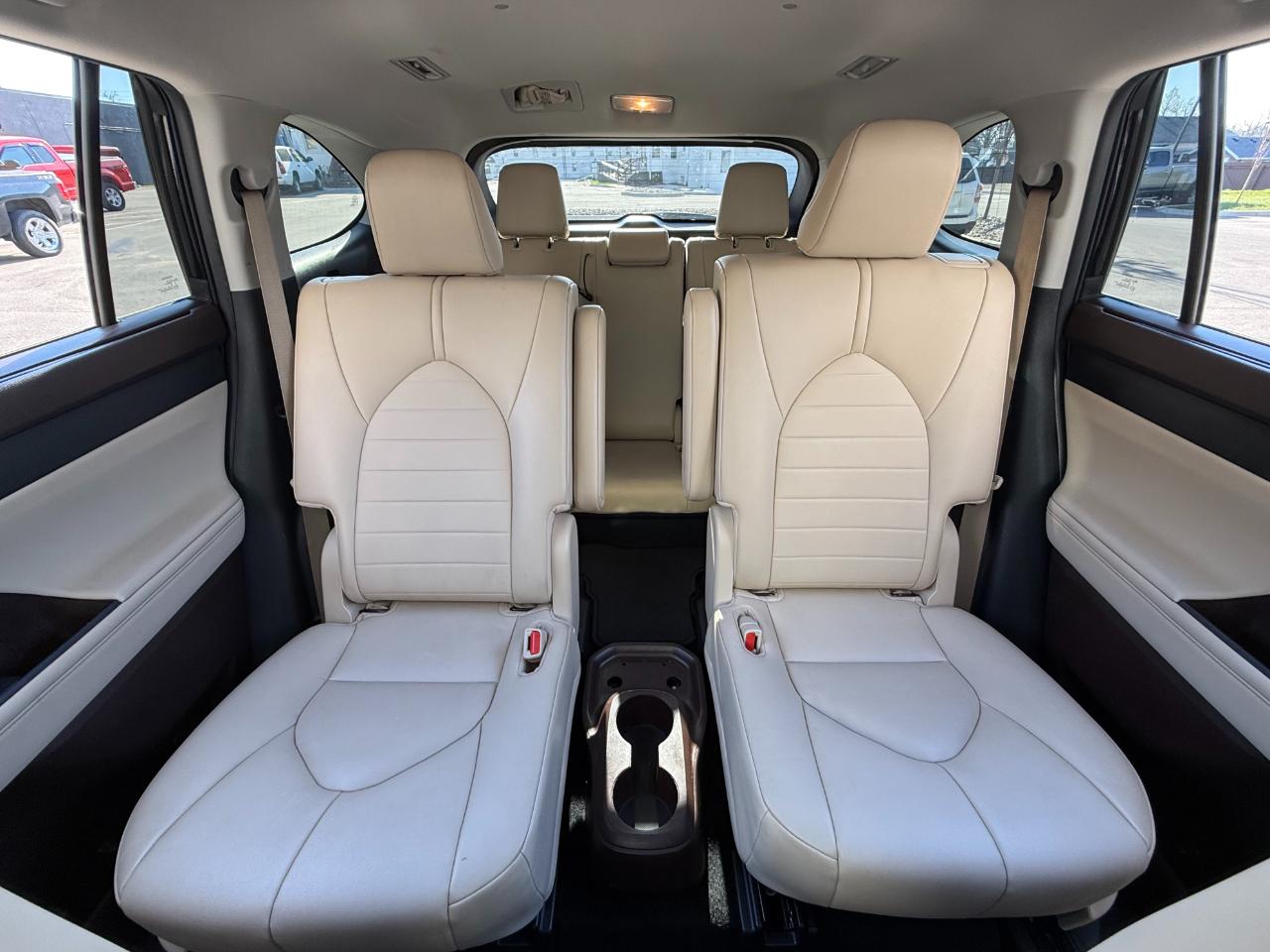 Toyota Highlander Hybrid XLE AWD (Natl) 2021