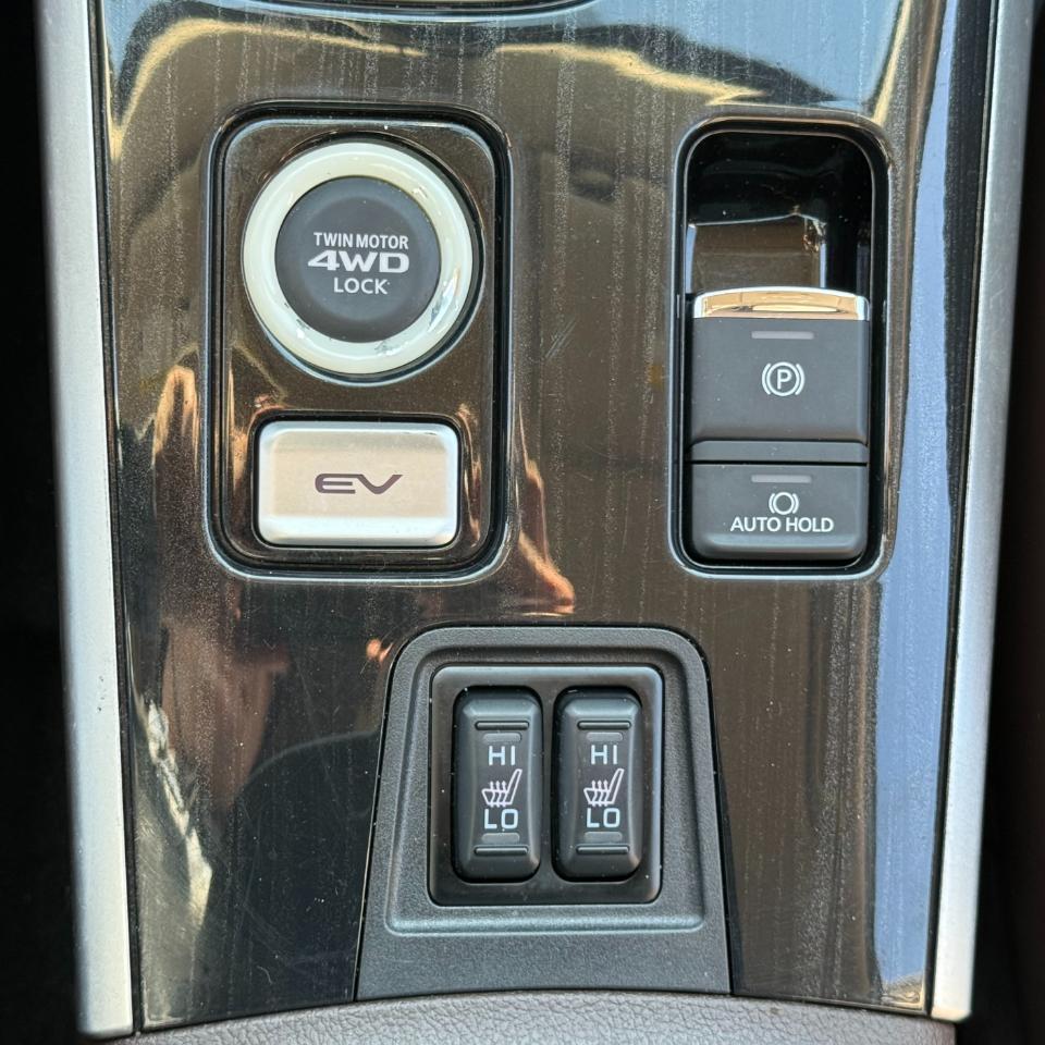 Mitsubishi Outlander PHEV SEL S-AWC 2018