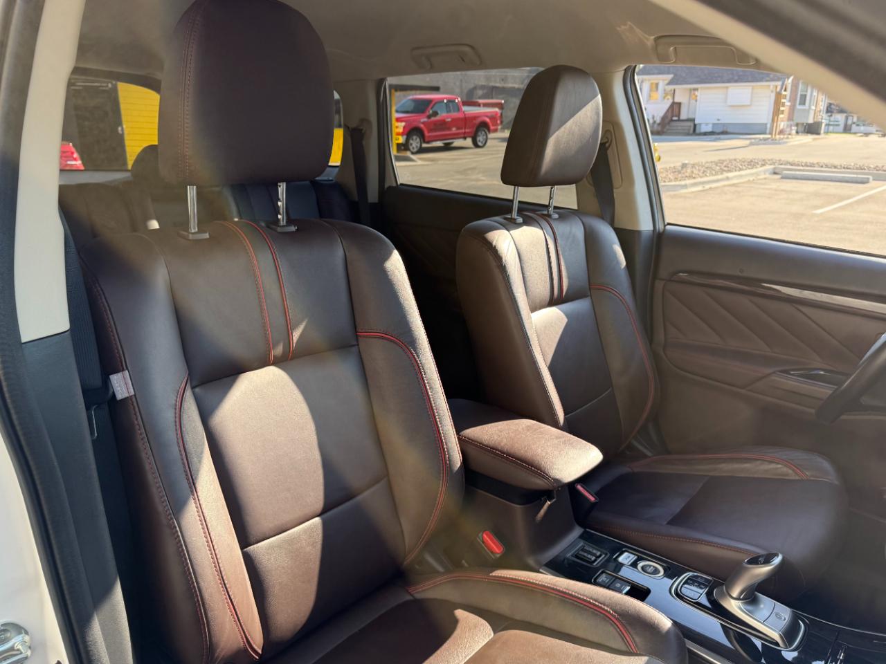 Mitsubishi Outlander PHEV SEL S-AWC 2018