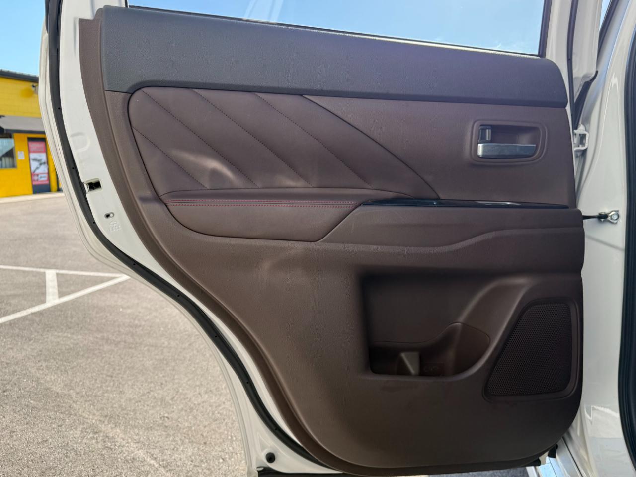 Mitsubishi Outlander PHEV SEL S-AWC 2018