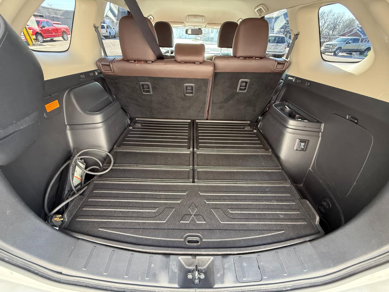 Mitsubishi Outlander PHEV SEL S-AWC 2018