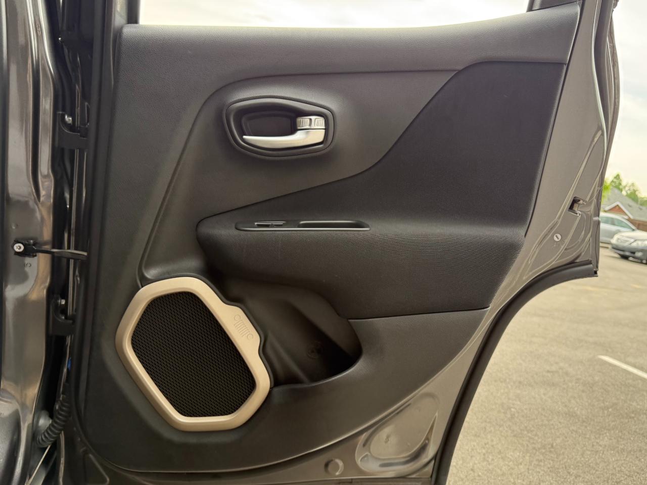 Jeep Renegade 4WD 4dr Latitude 2016