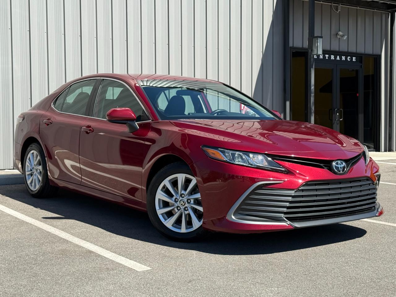 Toyota Camry LE Auto (Natl) 2021
