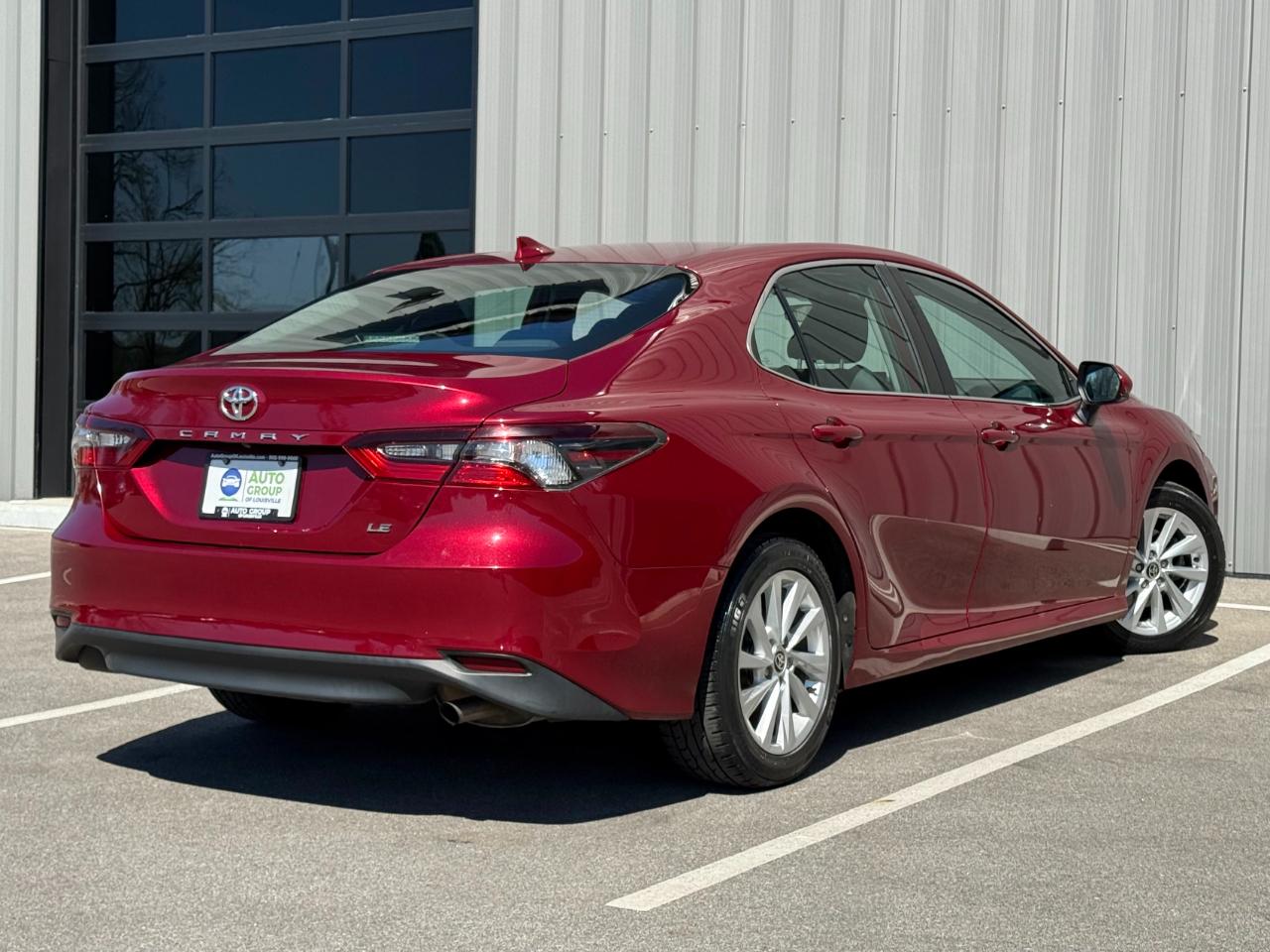 Toyota Camry LE Auto (Natl) 2021