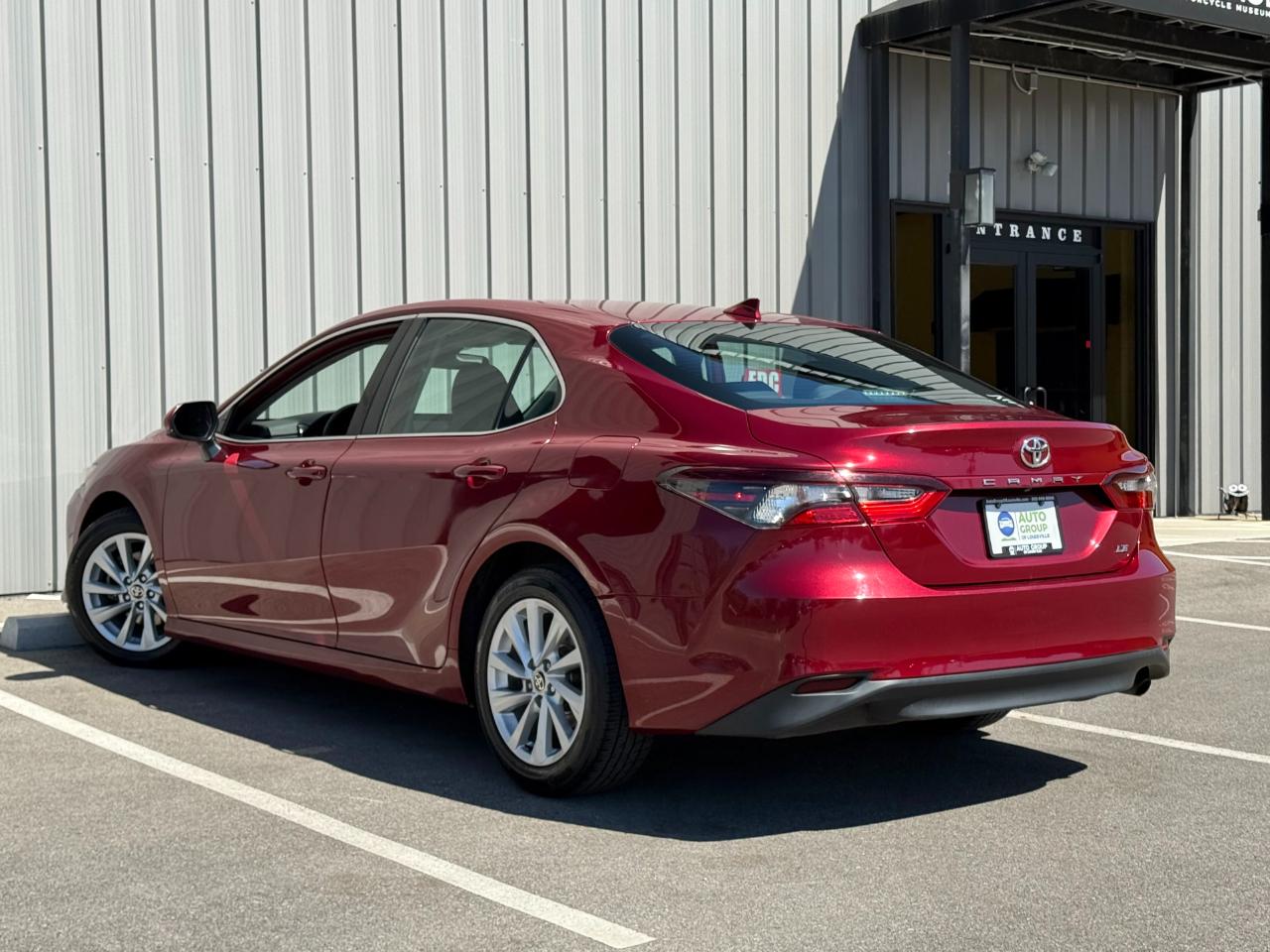 Toyota Camry LE Auto (Natl) 2021