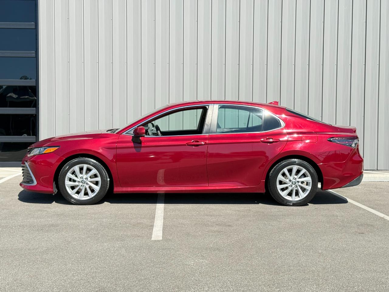 Toyota Camry LE Auto (Natl) 2021