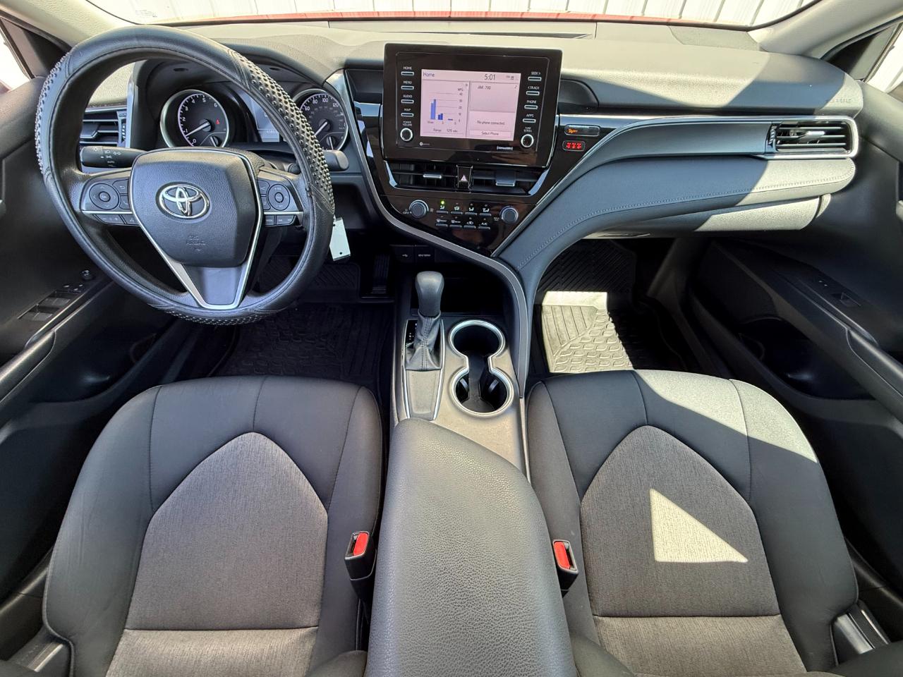 Toyota Camry LE Auto (Natl) 2021