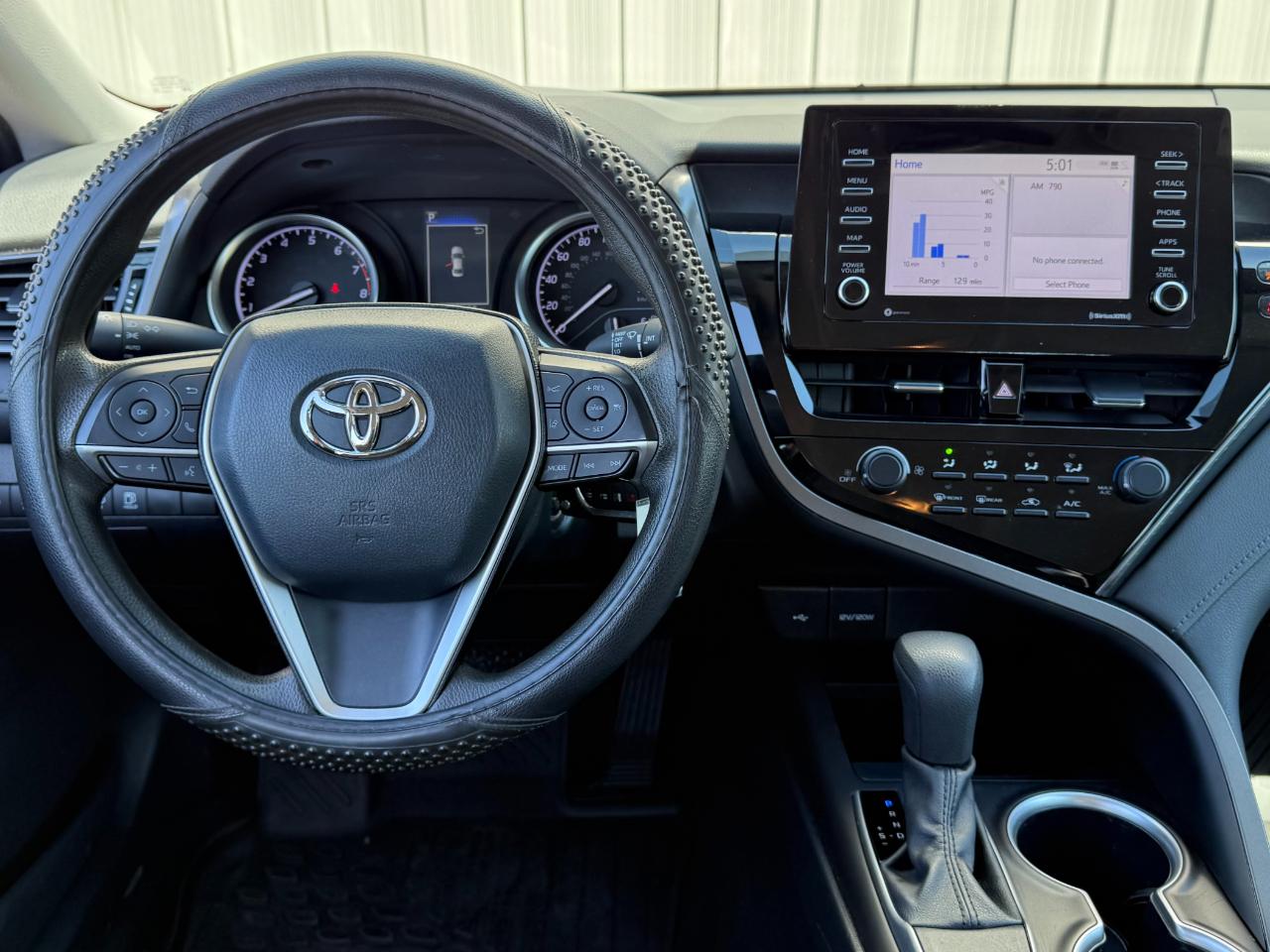 Toyota Camry LE Auto (Natl) 2021