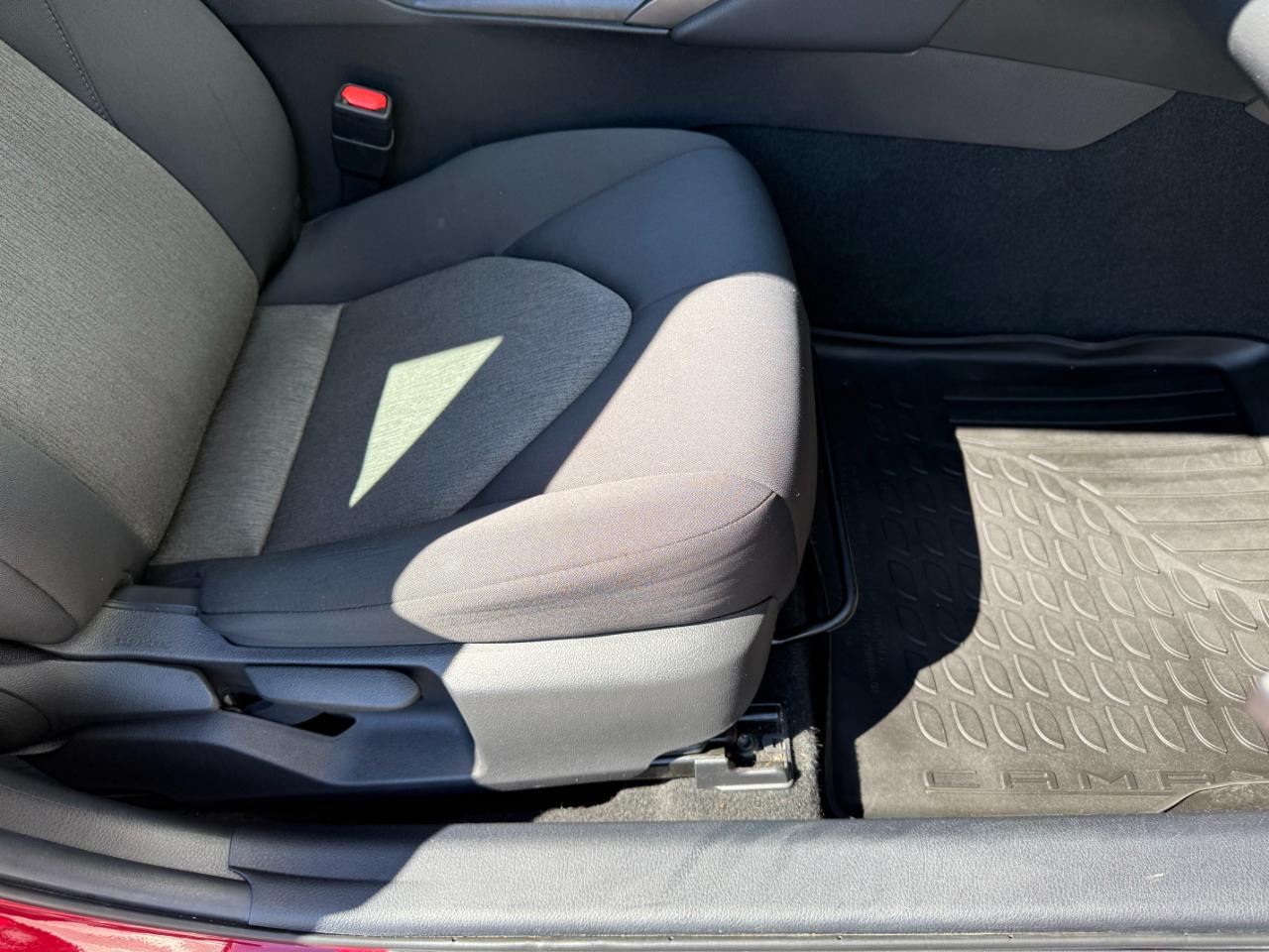 Toyota Camry LE Auto (Natl) 2021