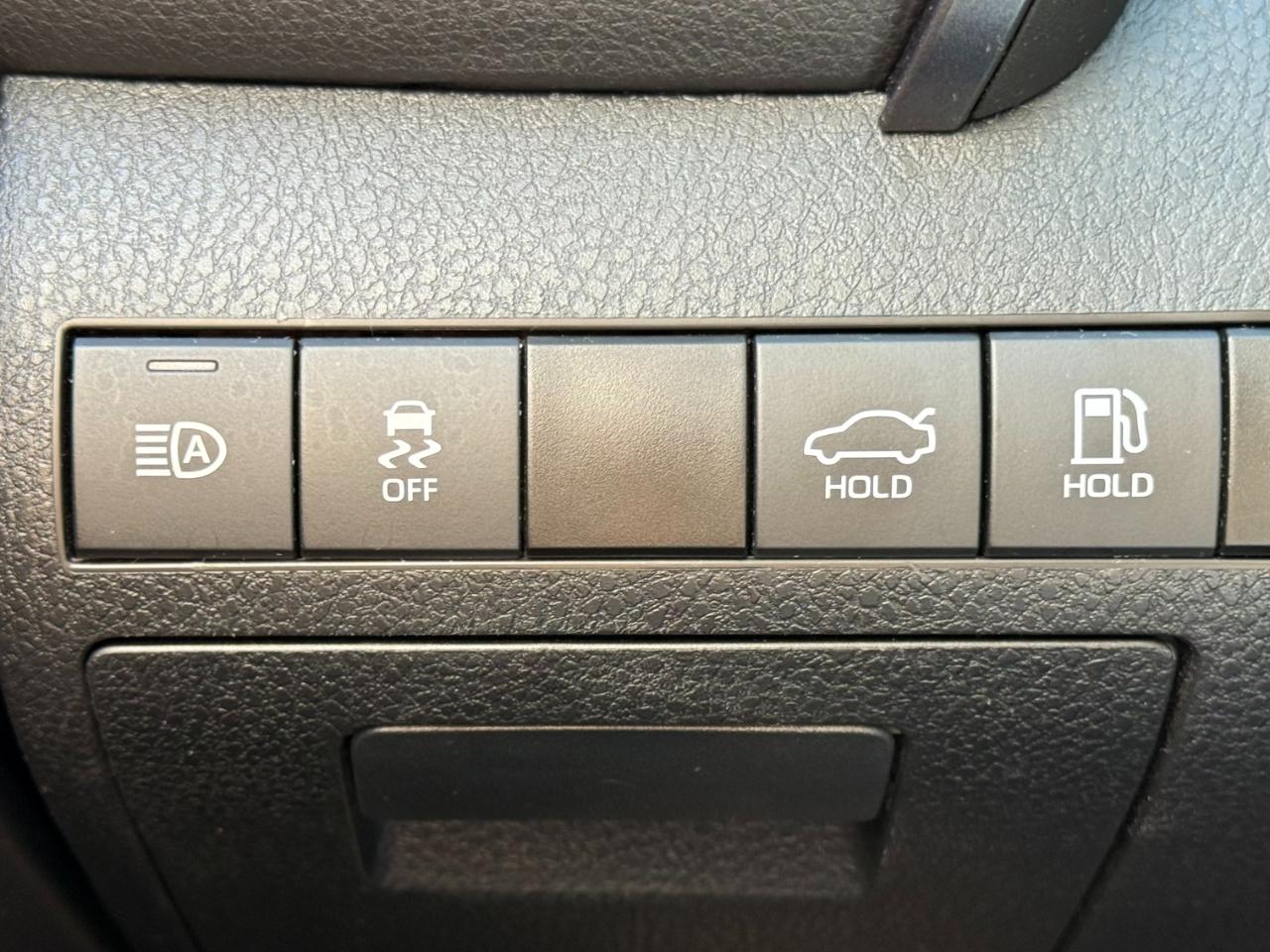 Toyota Camry LE Auto (Natl) 2021