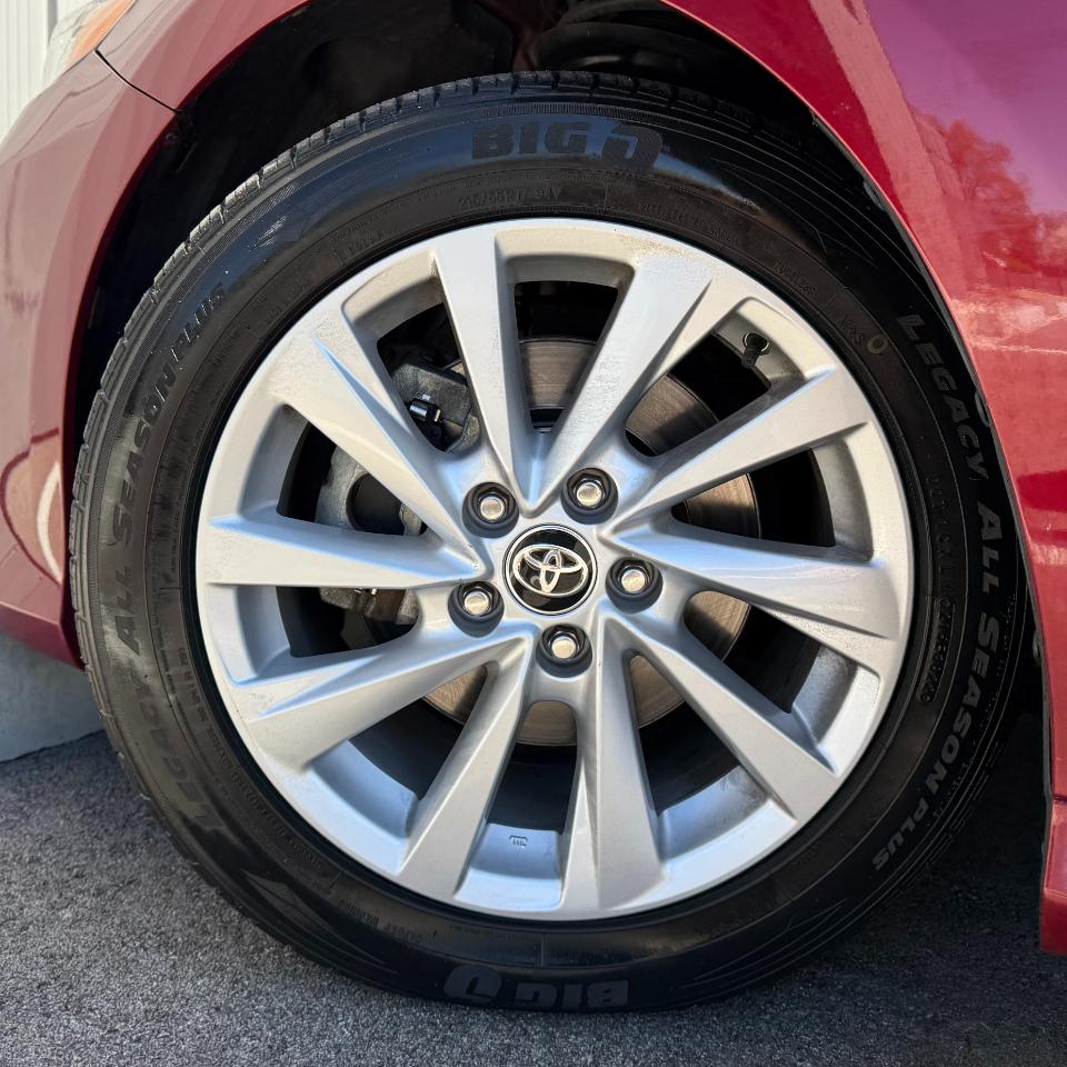 Toyota Camry LE Auto (Natl) 2021