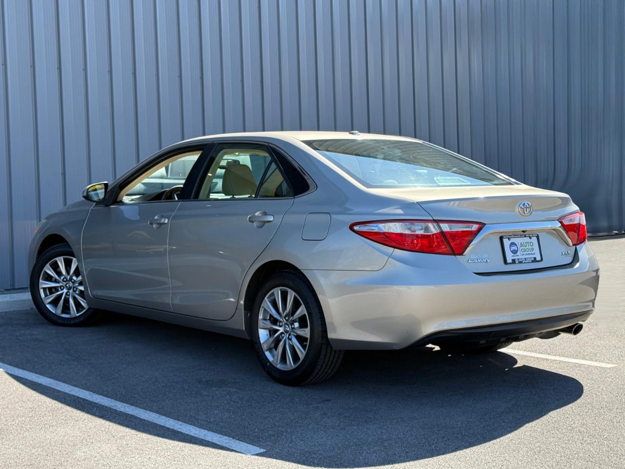 Toyota Camry XLE Auto (Natl) 2017