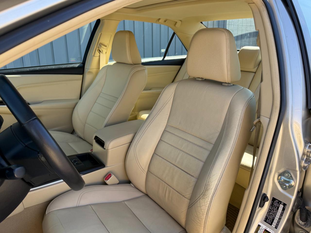 Toyota Camry XLE Auto (Natl) 2017