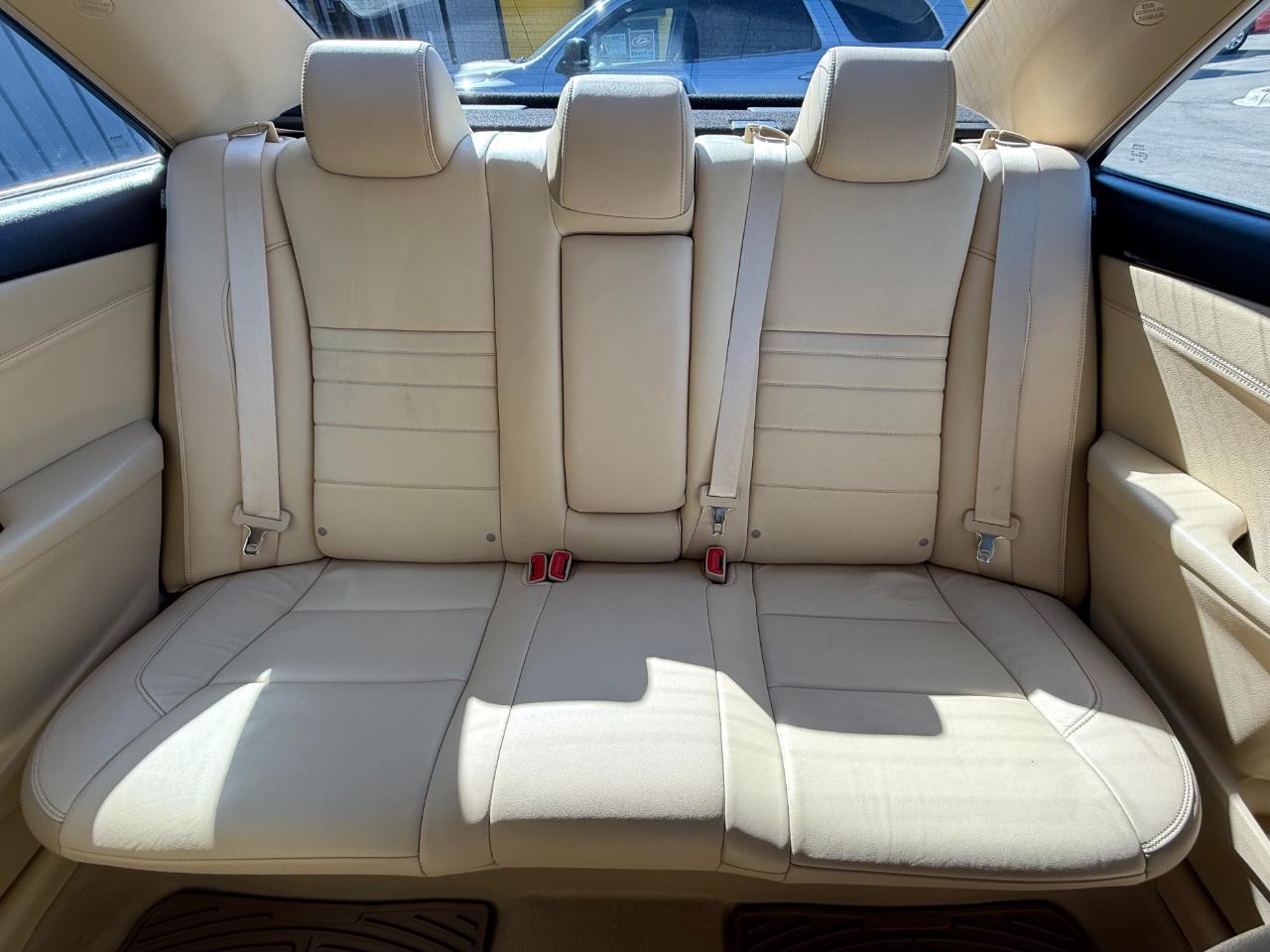 Toyota Camry XLE Auto (Natl) 2017