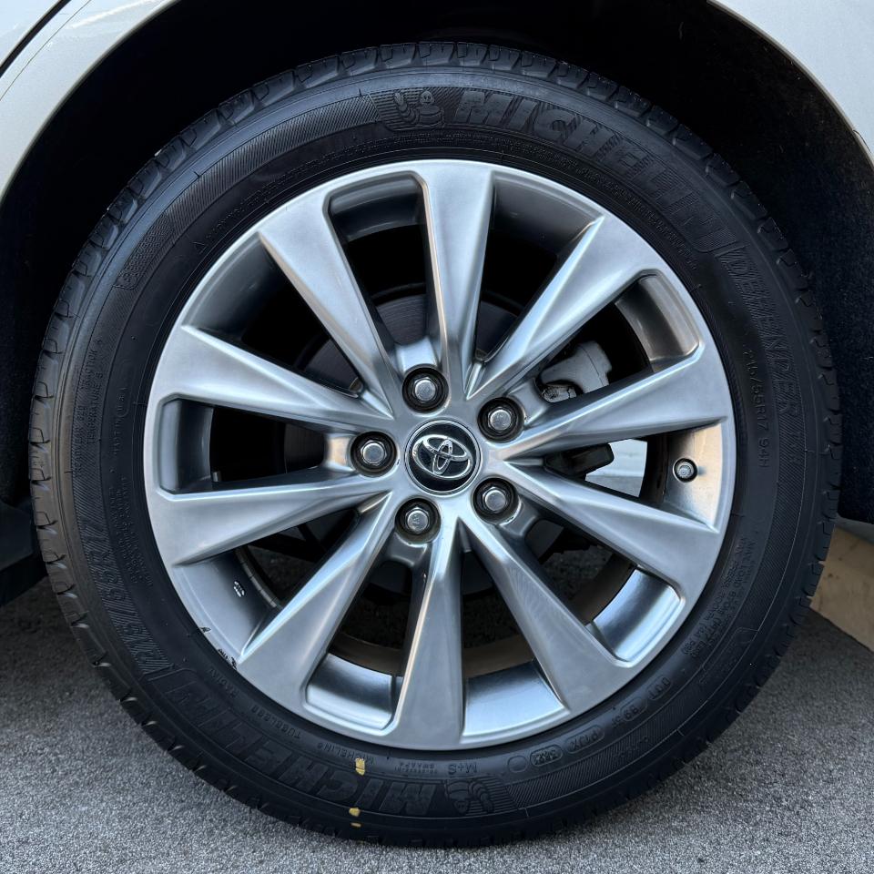 Toyota Camry XLE Auto (Natl) 2017