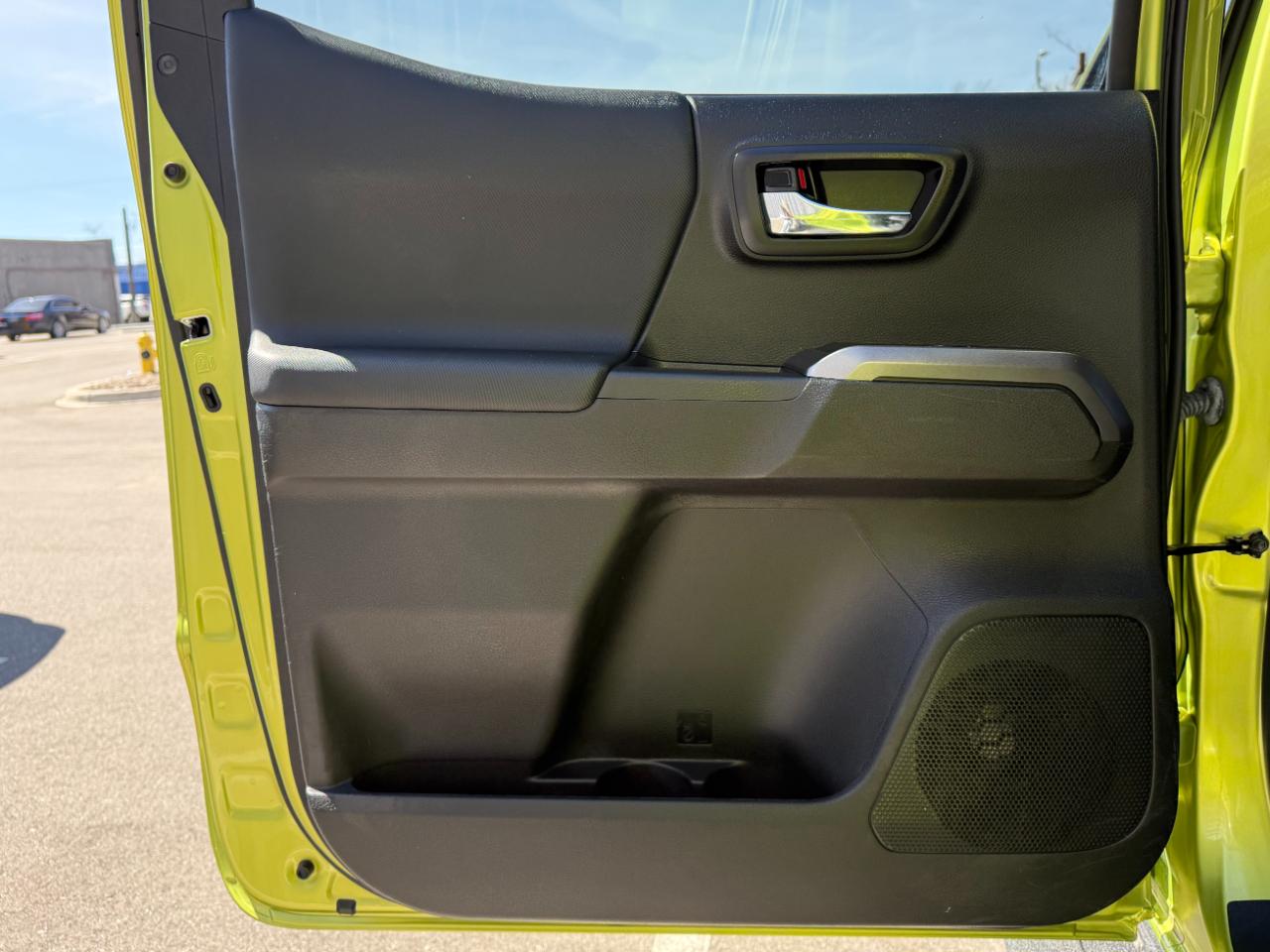 Toyota Tacoma 4WD TRD Off Road Double Cab 5' Bed V6 MT (Natl) 2022