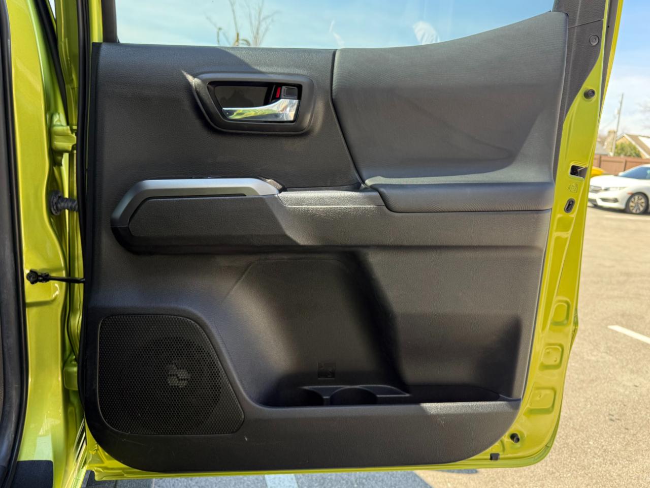 Toyota Tacoma 4WD TRD Off Road Double Cab 5' Bed V6 MT (Natl) 2022