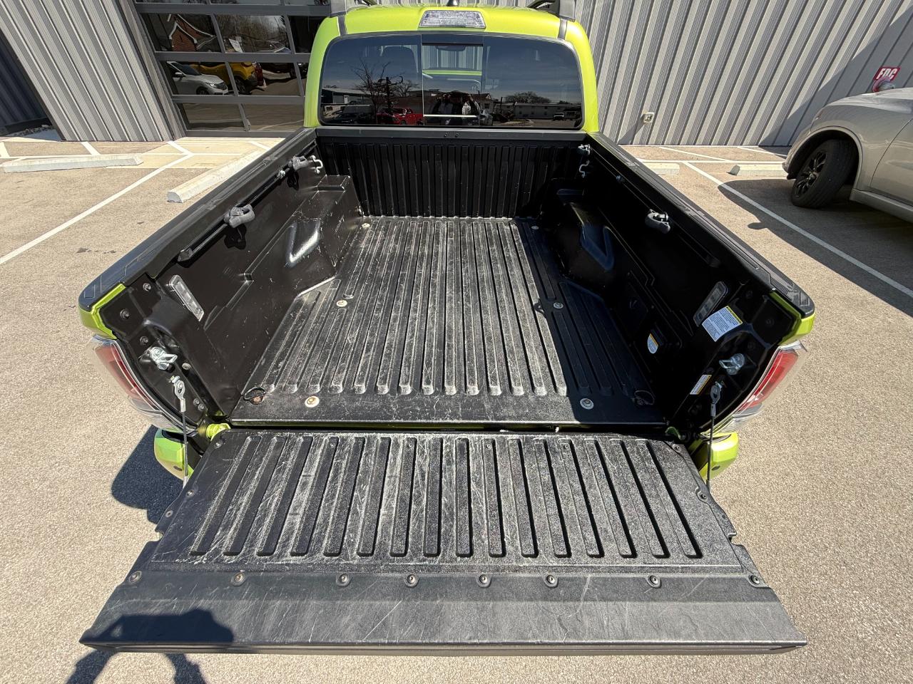 Toyota Tacoma 4WD TRD Off Road Double Cab 5' Bed V6 MT (Natl) 2022