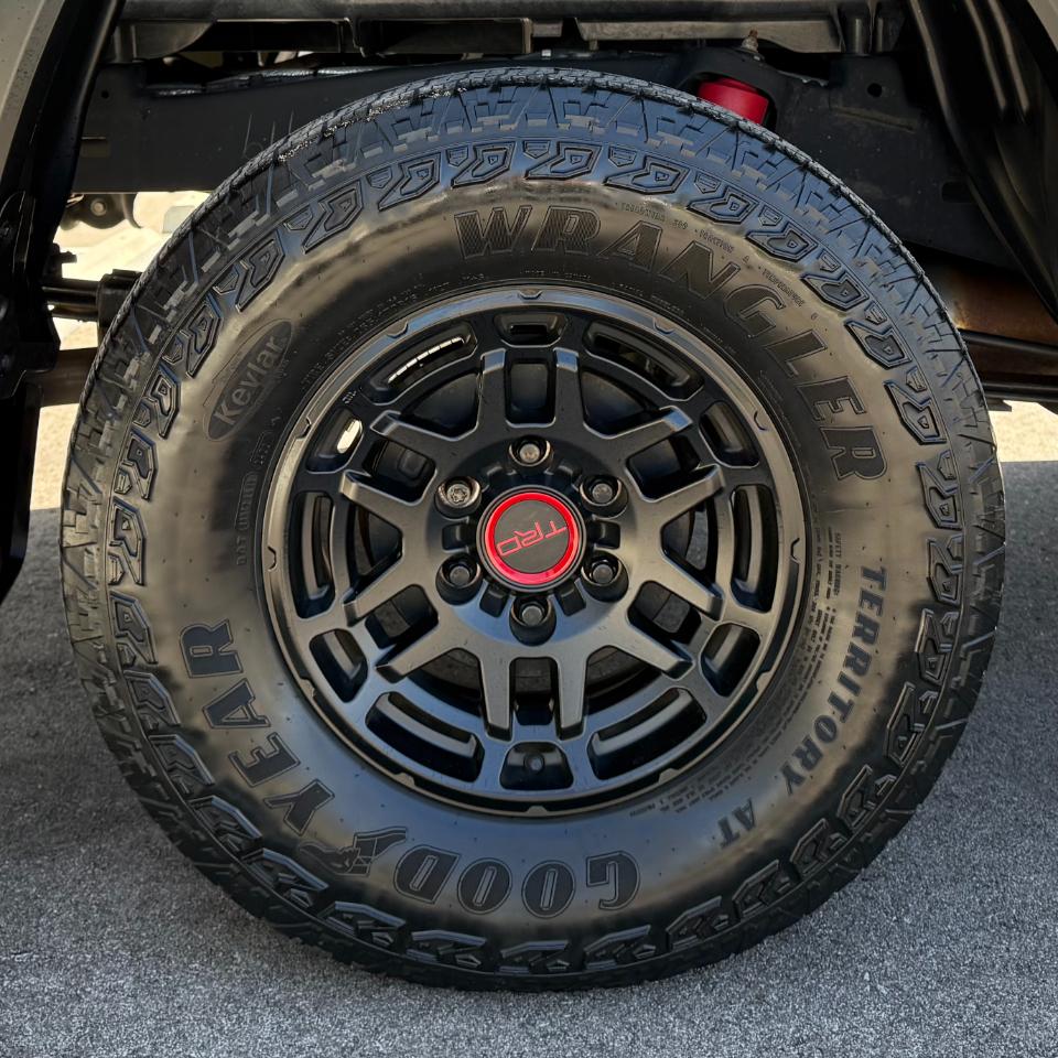 Toyota Tacoma 4WD TRD Off Road Double Cab 5' Bed V6 MT (Natl) 2022