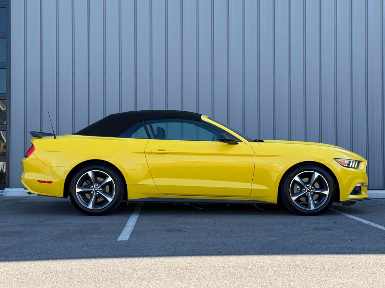 Ford Mustang 2dr Conv V6 2015