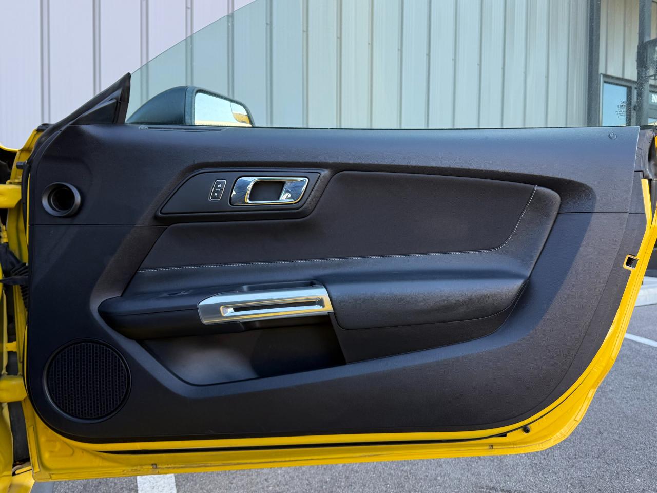 Ford Mustang 2dr Conv V6 2015