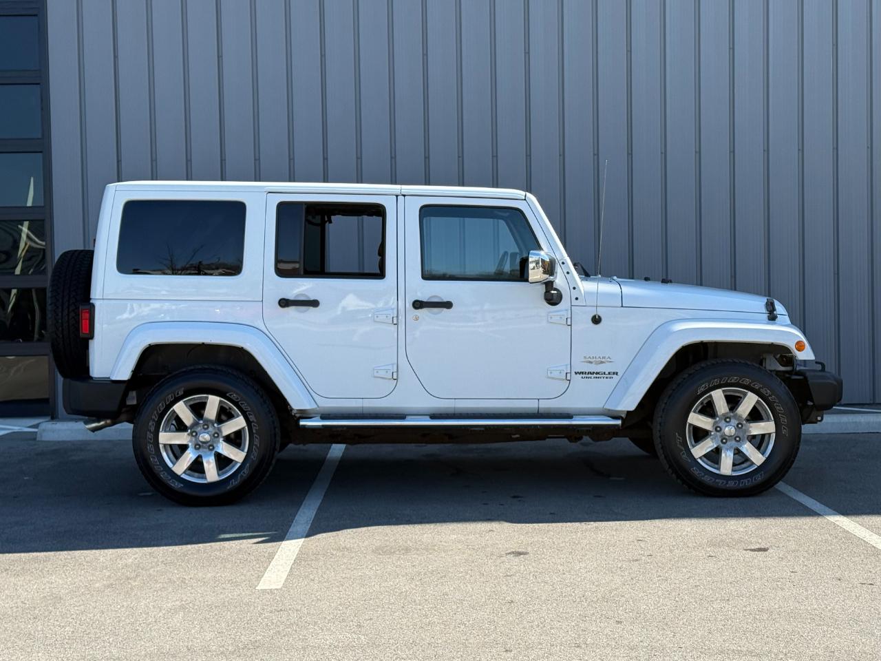 Jeep Wrangler Unlimited 4WD 4dr Sahara 2013