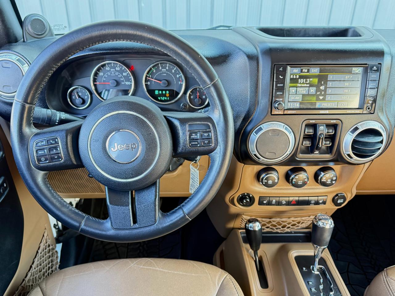 Jeep Wrangler Unlimited 4WD 4dr Sahara 2013