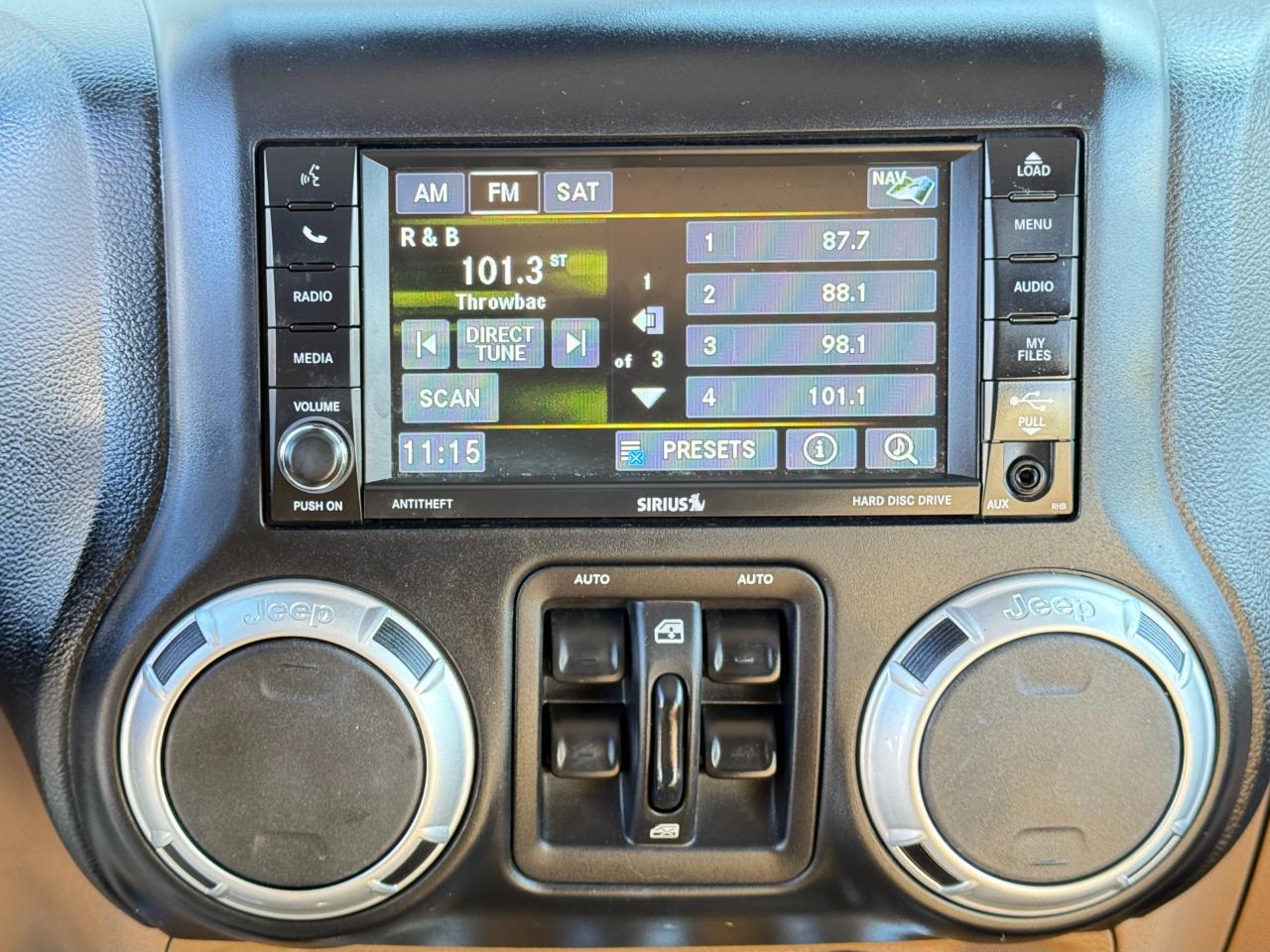 Jeep Wrangler Unlimited 4WD 4dr Sahara 2013