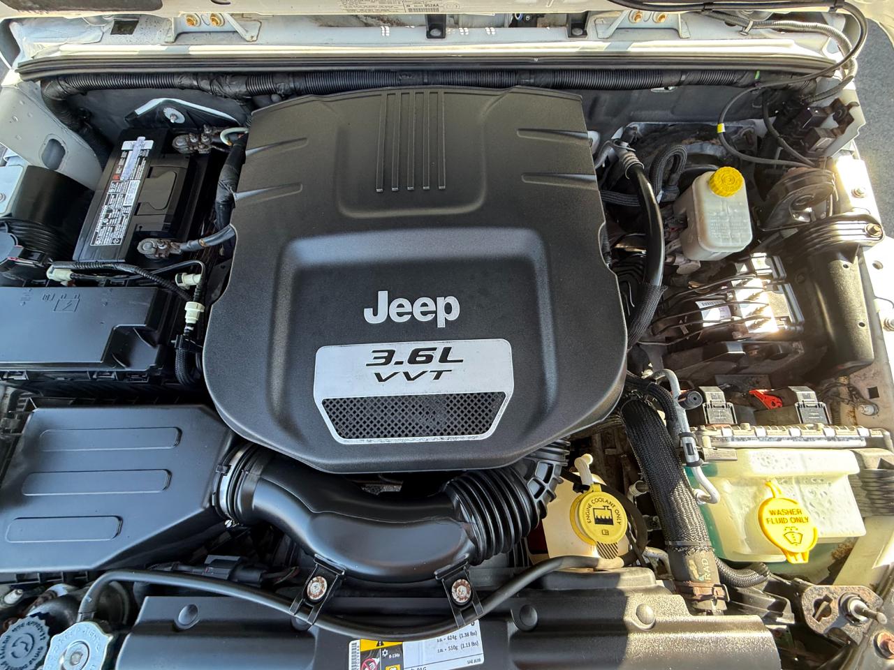 Jeep Wrangler Unlimited 4WD 4dr Sahara 2013