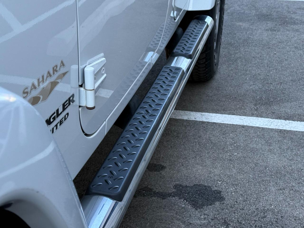 Jeep Wrangler Unlimited 4WD 4dr Sahara 2013