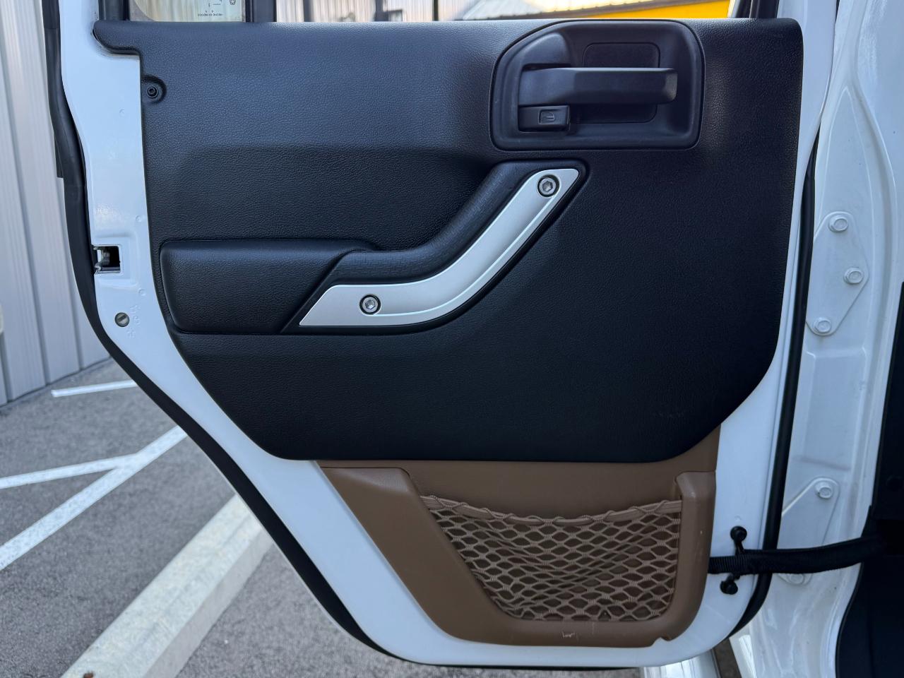 Jeep Wrangler Unlimited 4WD 4dr Sahara 2013