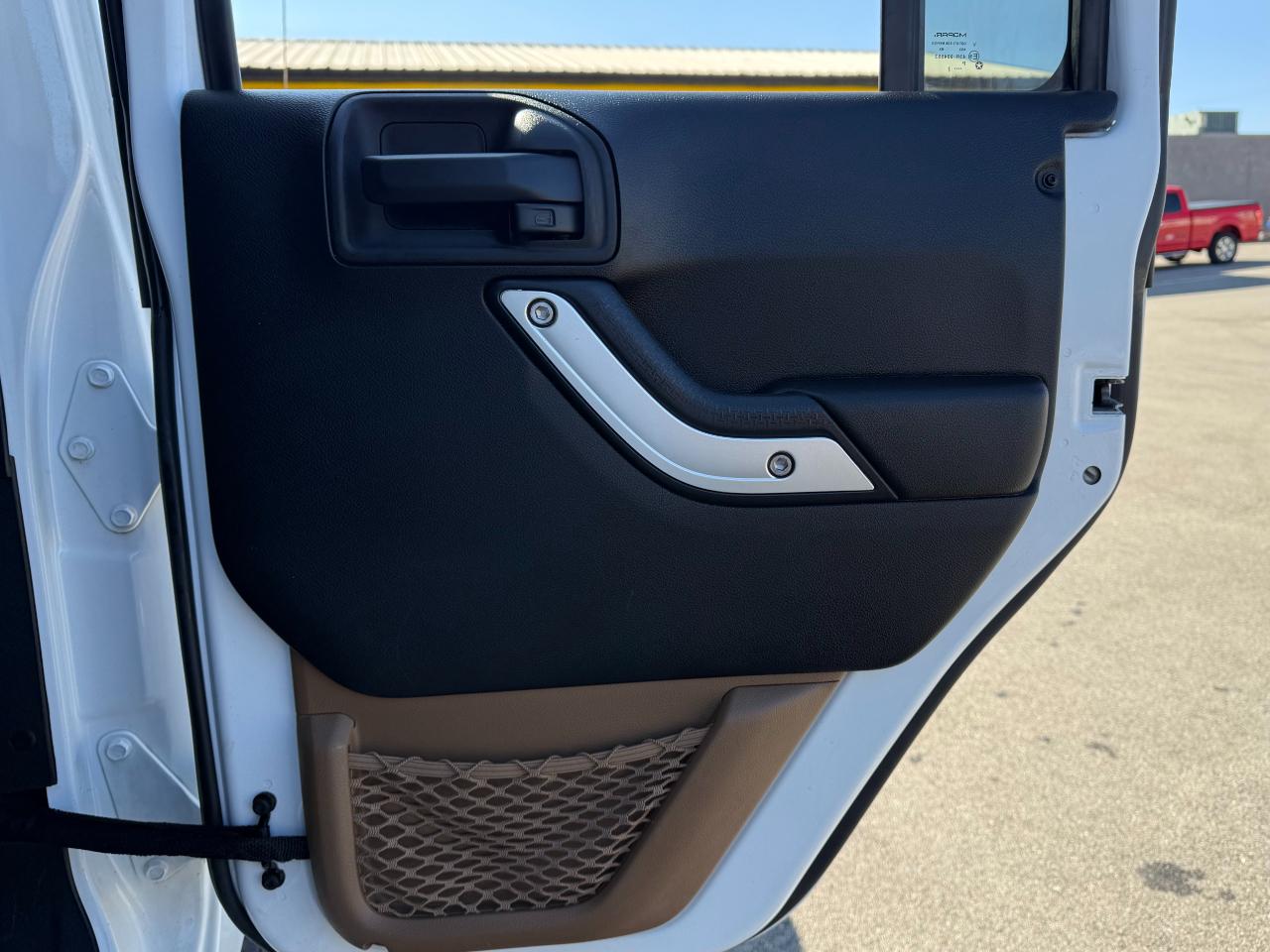 Jeep Wrangler Unlimited 4WD 4dr Sahara 2013