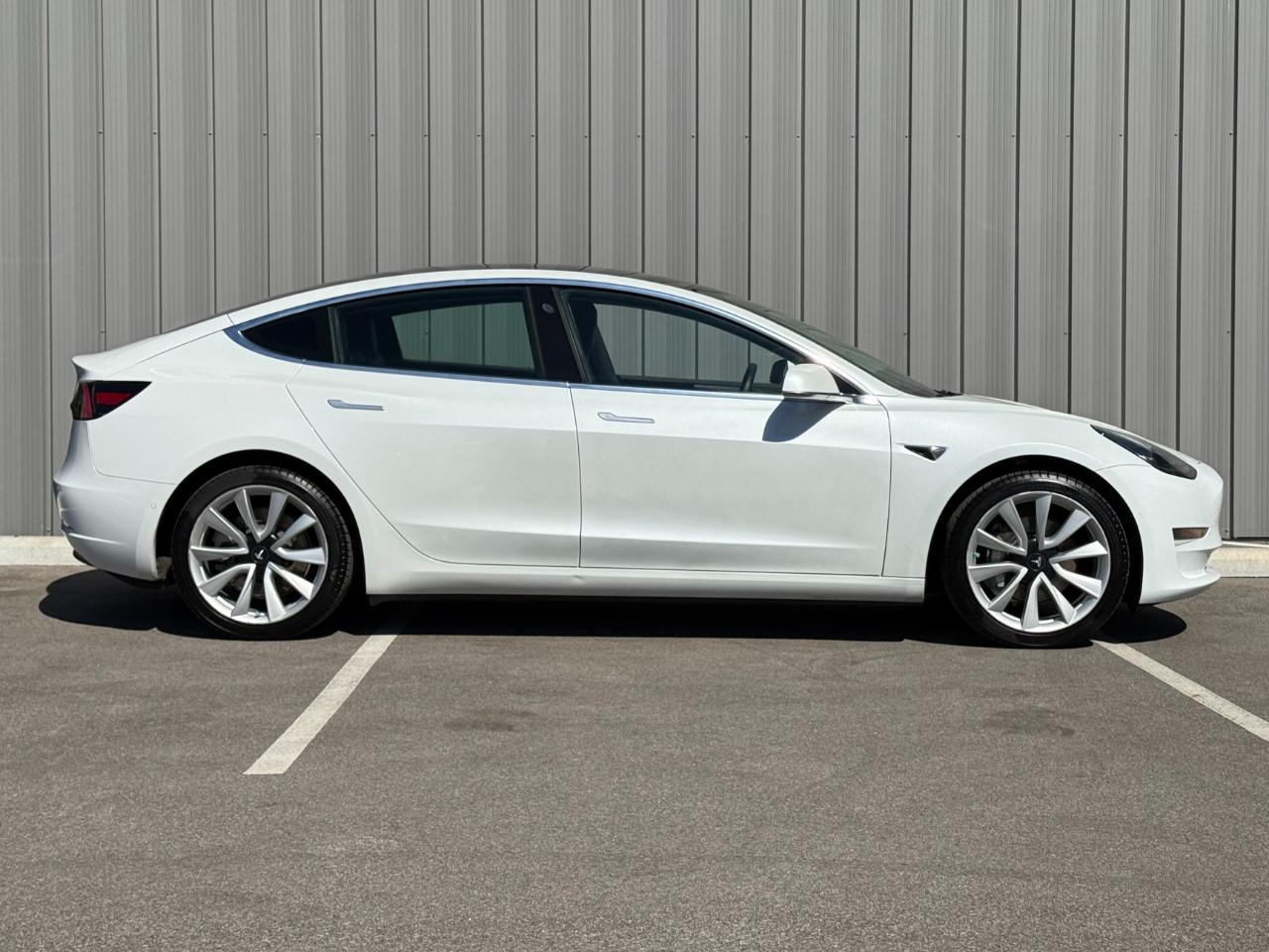 Tesla Model 3 Standard Range RWD 2020