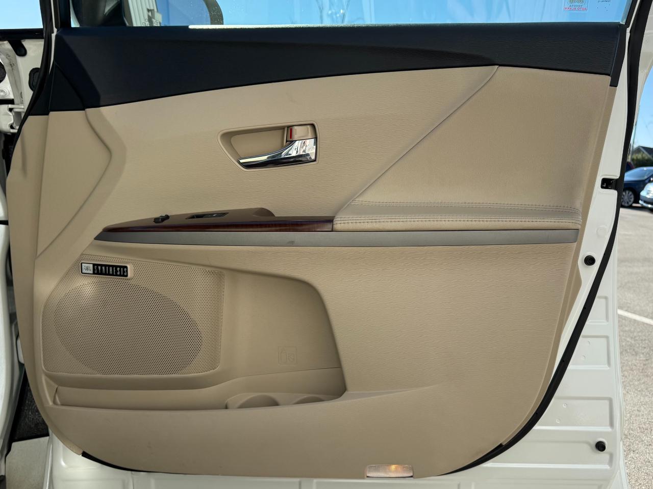 Toyota Venza 4dr Wgn V6 FWD Limited (Natl) 2012