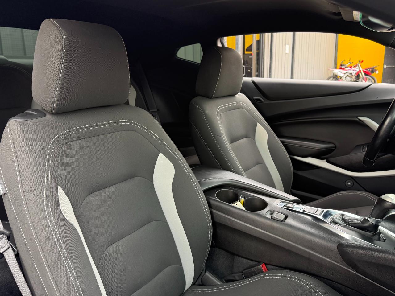 Chevrolet Camaro 2dr Cpe 1LT 2022