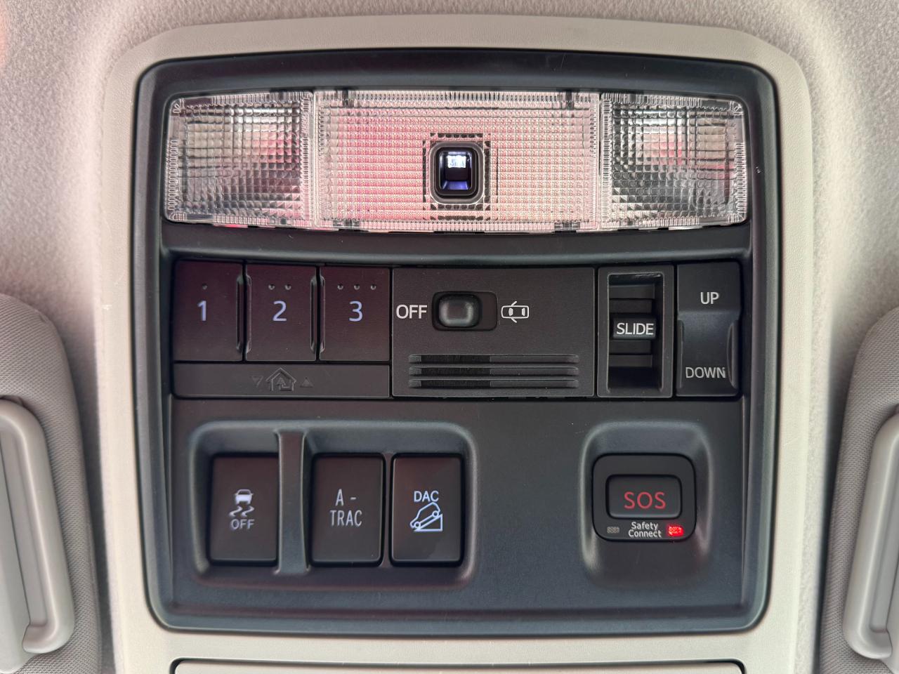 Toyota 4Runner TRD Off Road Premium 4WD (Natl) 2017