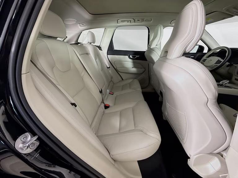 Volvo XC60 B5 AWD Ultimate Bright Theme 2023