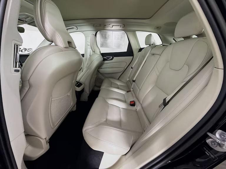 Volvo XC60 B5 AWD Ultimate Bright Theme 2023