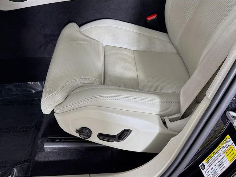 Volvo XC60 B5 AWD Ultimate Bright Theme 2023