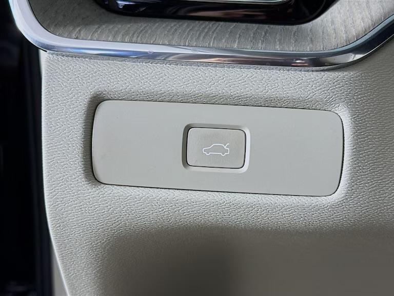 Volvo XC60 B5 AWD Ultimate Bright Theme 2023