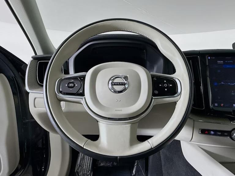 Volvo XC60 B5 AWD Ultimate Bright Theme 2023