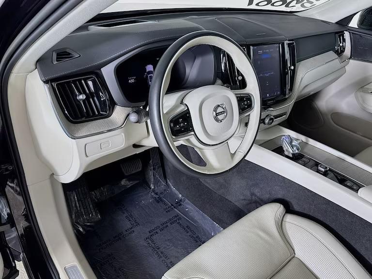 Volvo XC60 B5 AWD Ultimate Bright Theme 2023