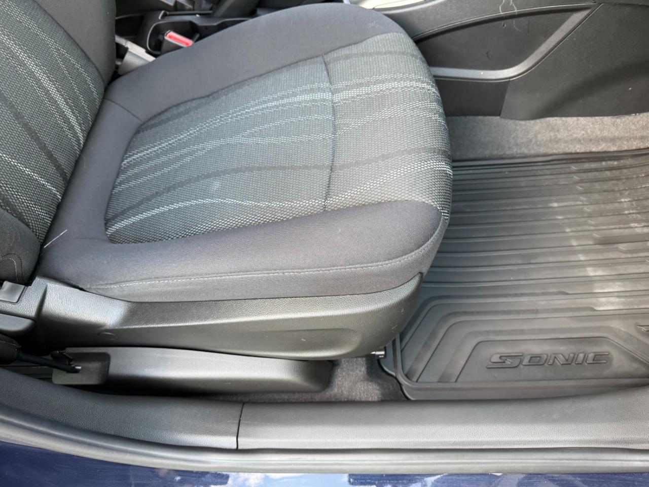 Chevrolet Sonic 4dr Sdn Auto LT 2015