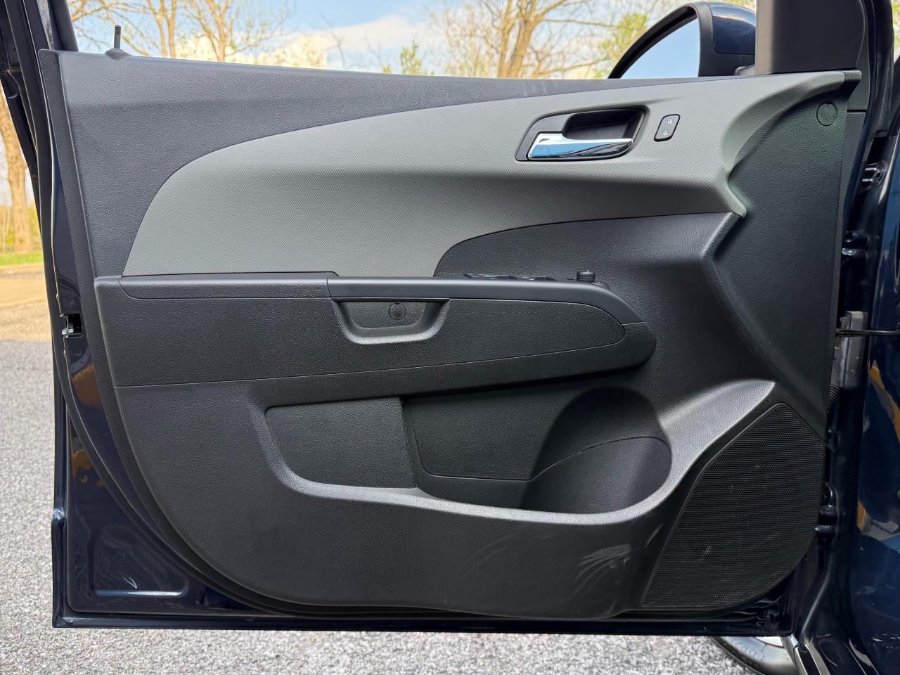 Chevrolet Sonic 4dr Sdn Auto LT 2015