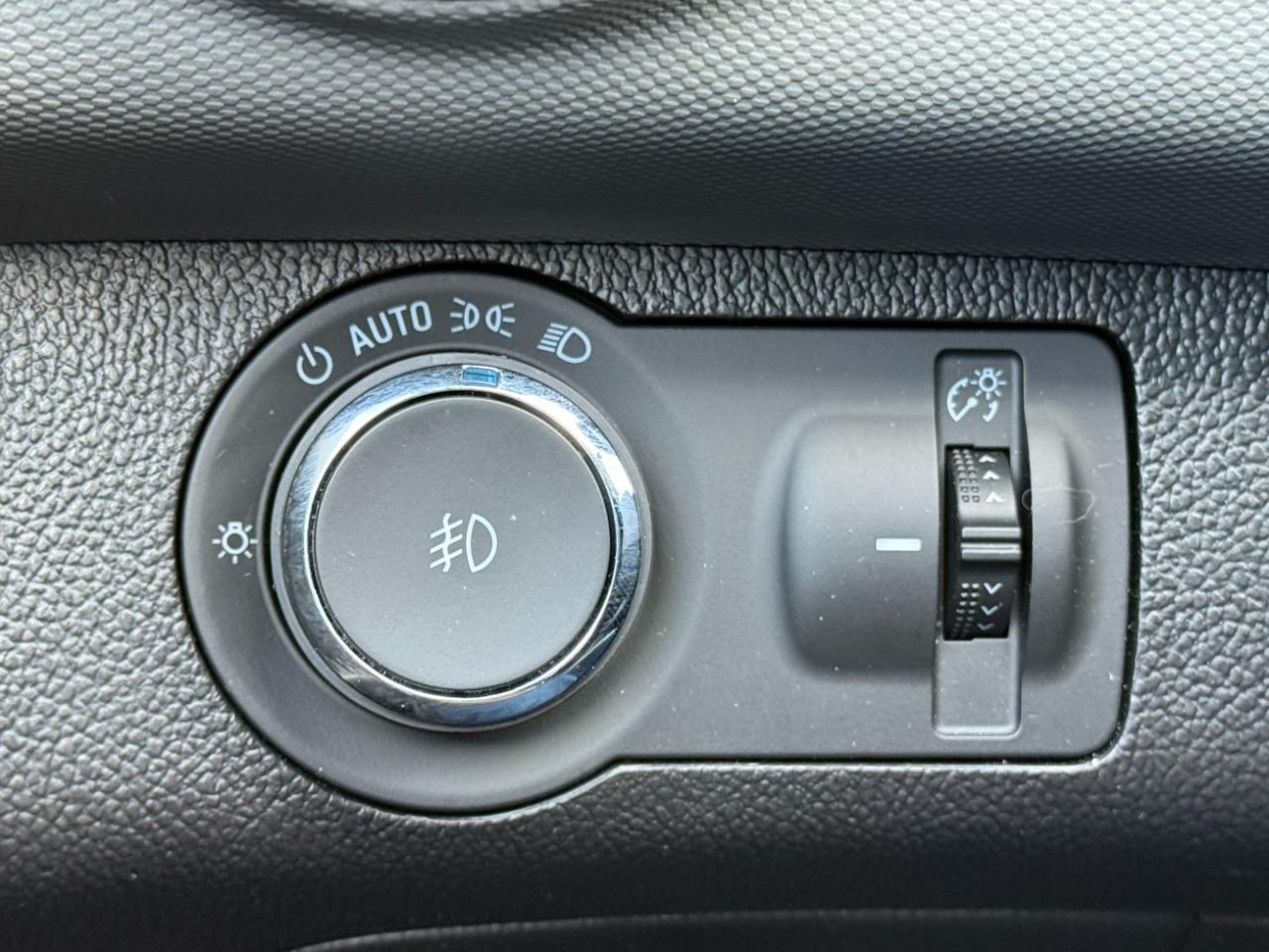 Chevrolet Sonic 4dr Sdn Auto LT 2015