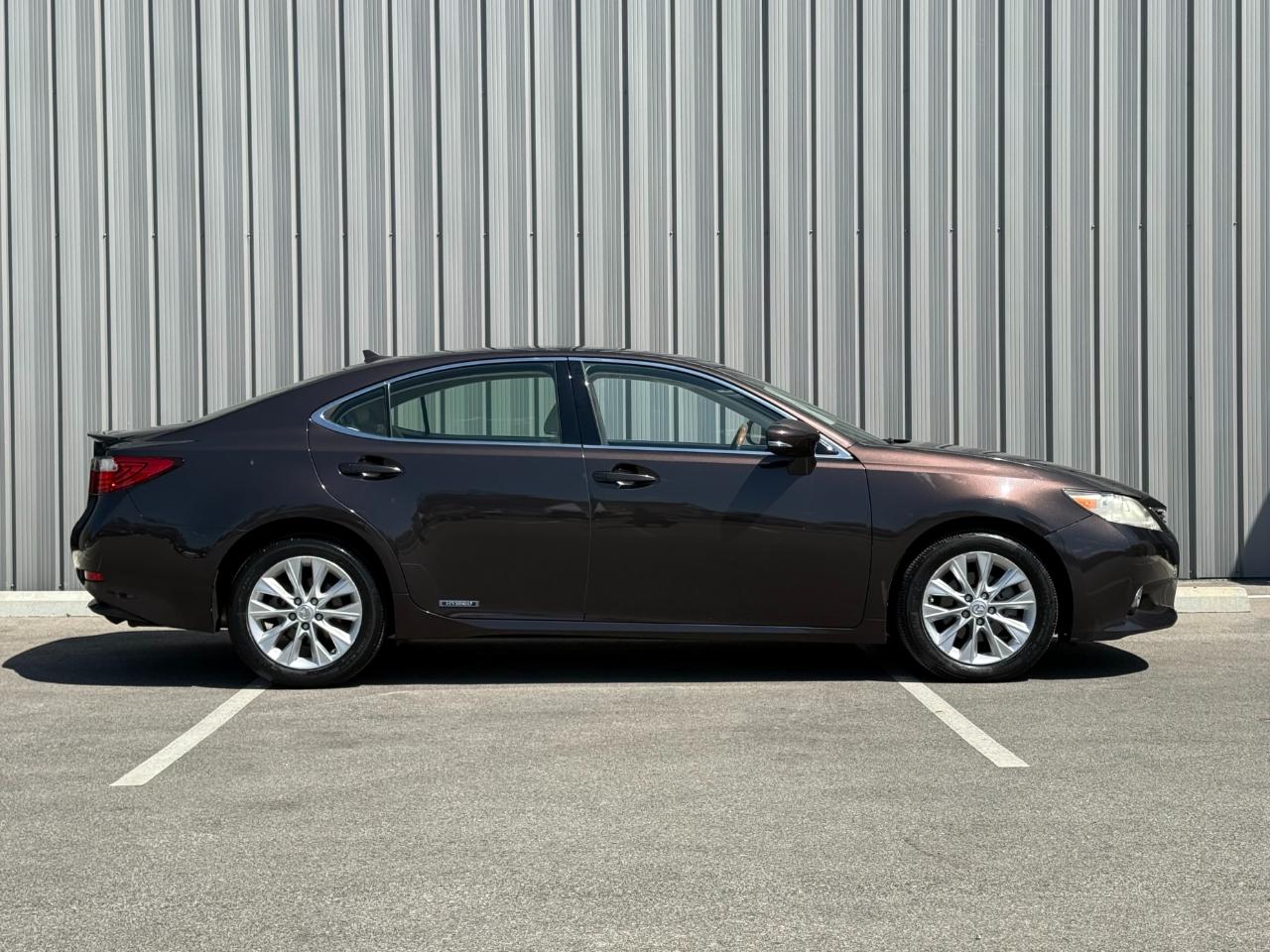 Lexus ES 300h 4dr Sdn Hybrid 2013
