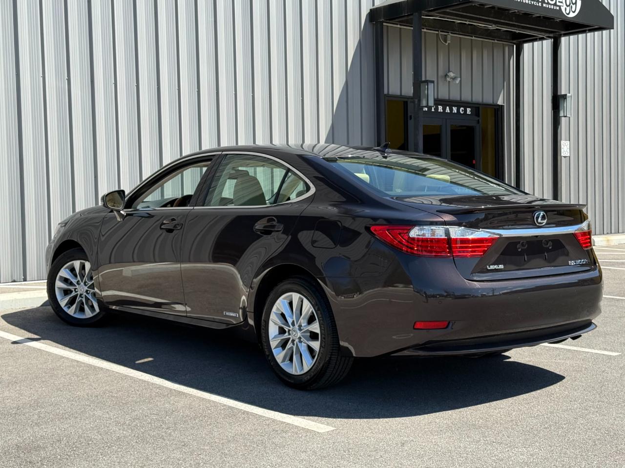 Lexus ES 300h 4dr Sdn Hybrid 2013