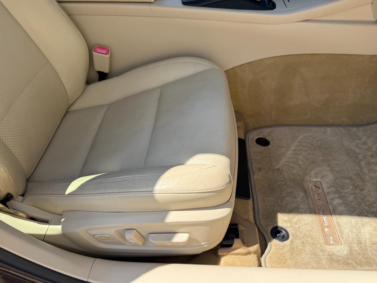 Lexus ES 300h 4dr Sdn Hybrid 2013