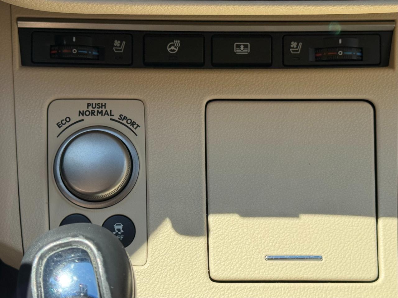 Lexus ES 300h 4dr Sdn Hybrid 2013