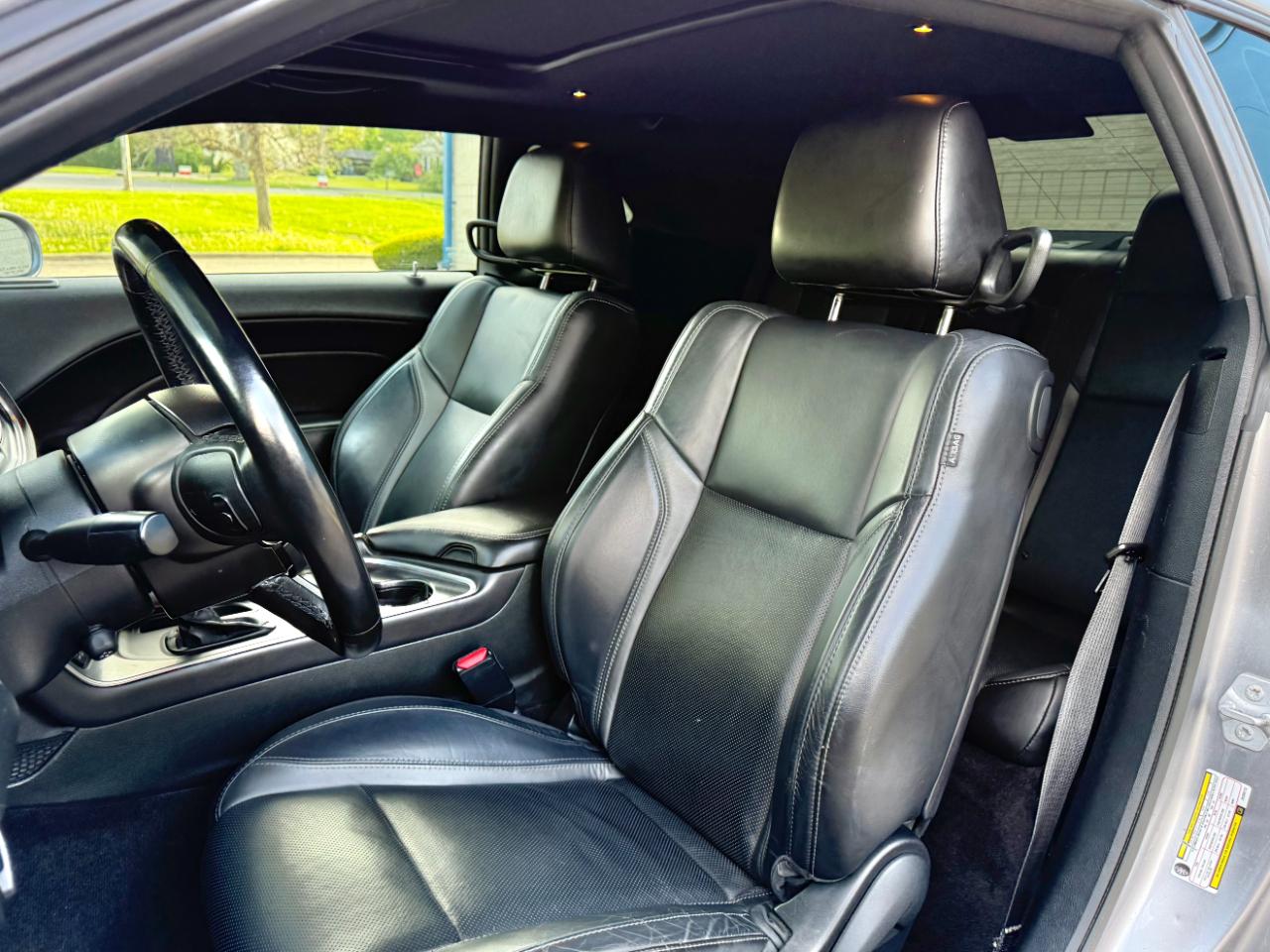 Dodge Challenger SXT Plus RWD 2018